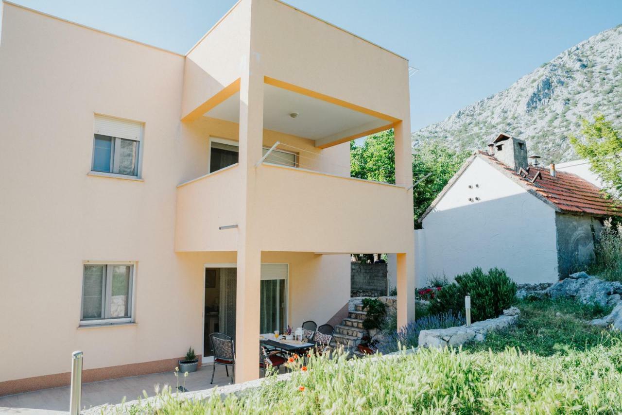 Apartments Brelezza Gornja Brela Екстериор снимка