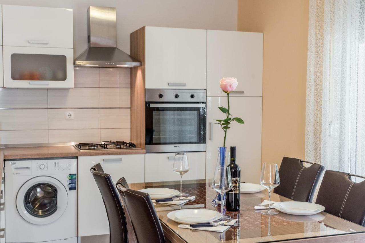 Apartments Brelezza Gornja Brela Екстериор снимка